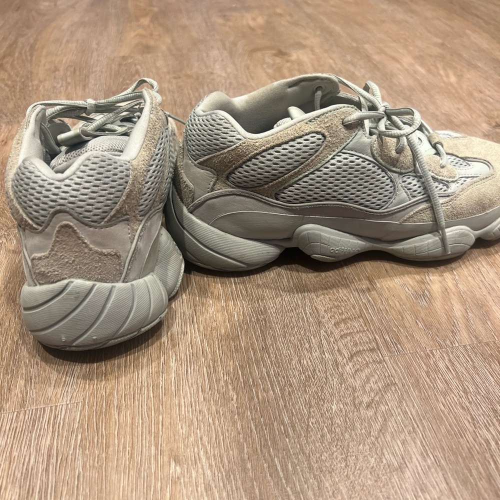 Lightly Worn Yeezy 500 Salt 10.5